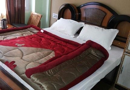 Hotel Mansarovar Banjār 外观 照片
