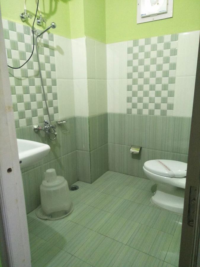Hotel Mansarovar Banjār 外观 照片