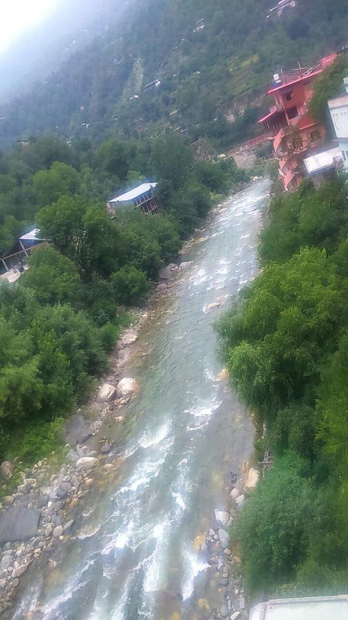 Hotel Mansarovar Banjār 外观 照片