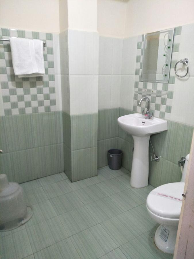 Hotel Mansarovar Banjār 外观 照片