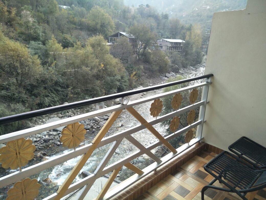 Hotel Mansarovar Banjār 外观 照片